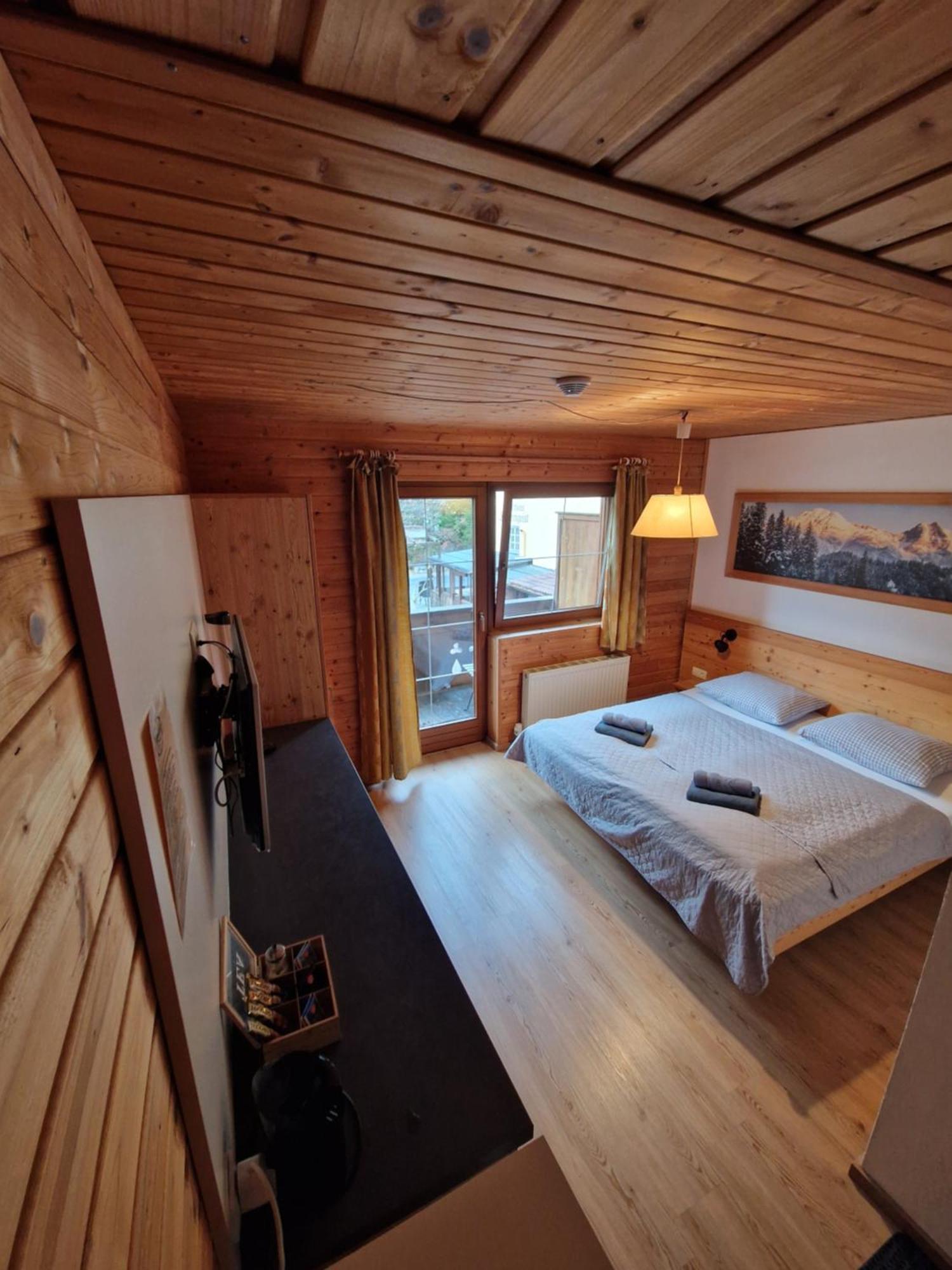 Garni Baerenwirt Bed & Breakfast Leutasch Exterior photo