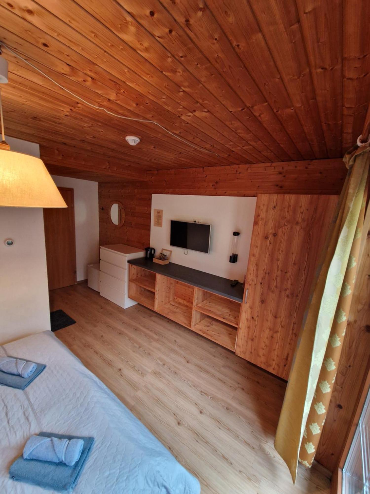 Garni Baerenwirt Bed & Breakfast Leutasch Exterior photo
