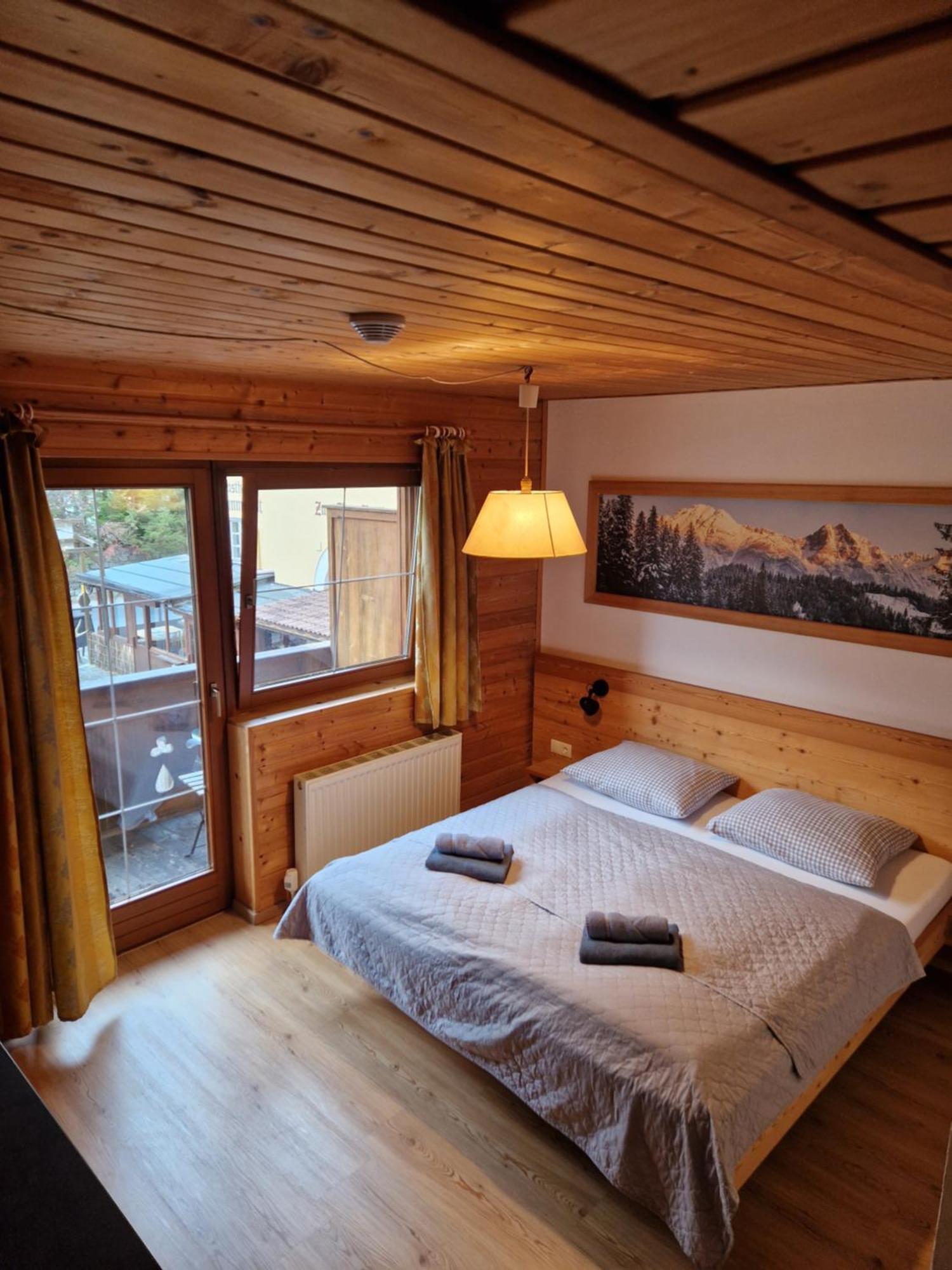 Garni Baerenwirt Bed & Breakfast Leutasch Exterior photo