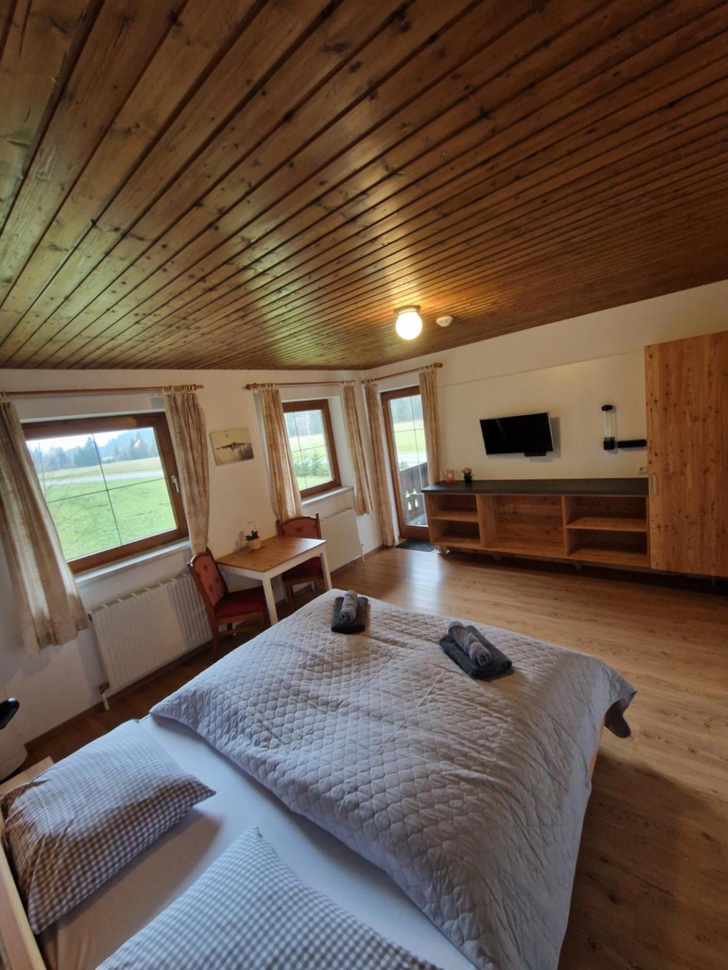 Garni Baerenwirt Bed & Breakfast Leutasch Exterior photo