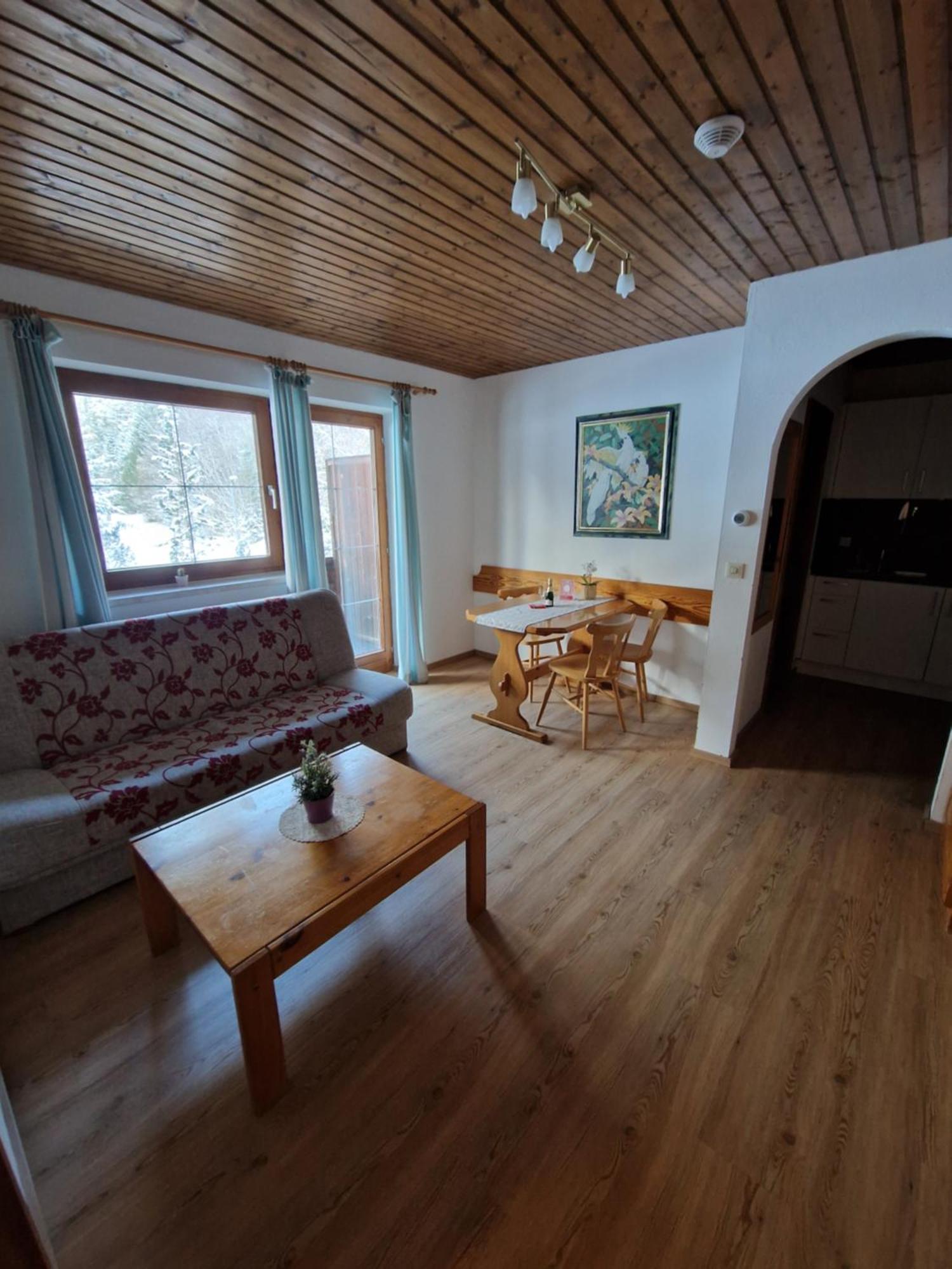 Garni Baerenwirt Bed & Breakfast Leutasch Exterior photo